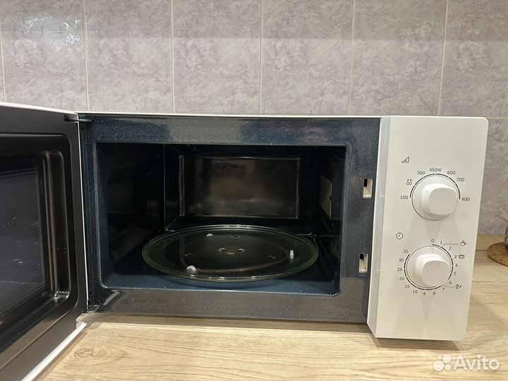 Микроволновая печь Samsung ME81KRW-1/BW белая