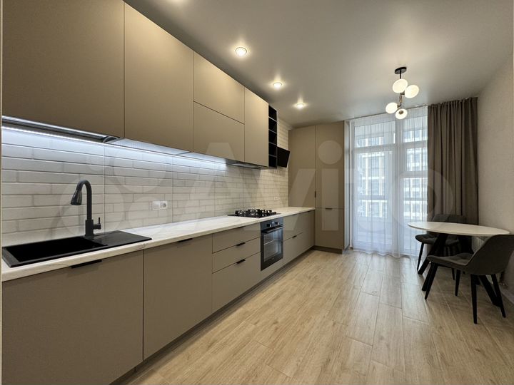 2-к. квартира, 54 м², 10/16 эт.