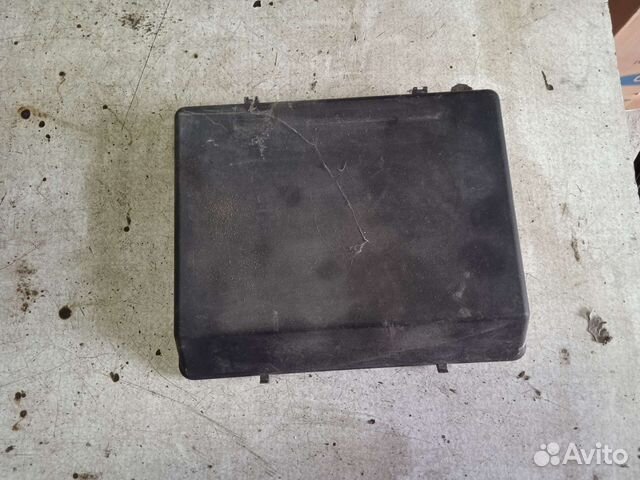Крышка блока предохранителей BMW 5 E34 бмв 5 Е34