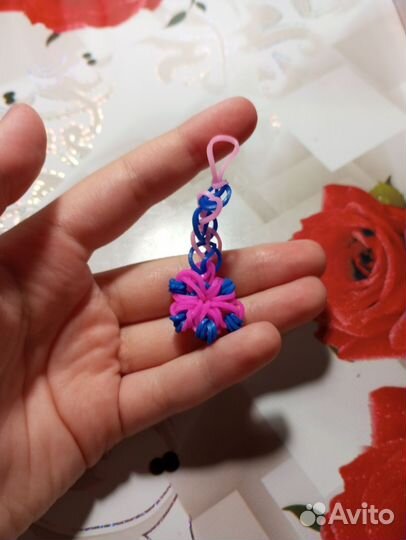 Брелок из резиночек