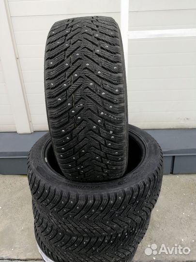 Nokian Tyres Hakkapeliitta 8 235/45 R18 98