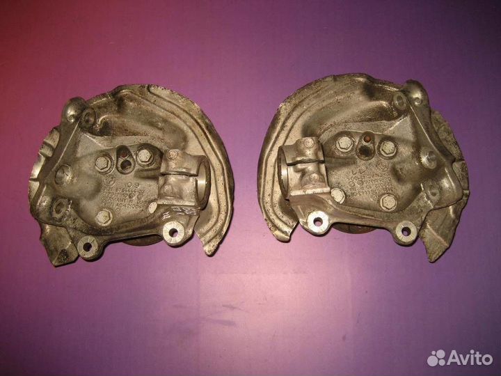 Кулак цапфа бмв Е90 Е87 Е81 Е82 Е88 поворотный