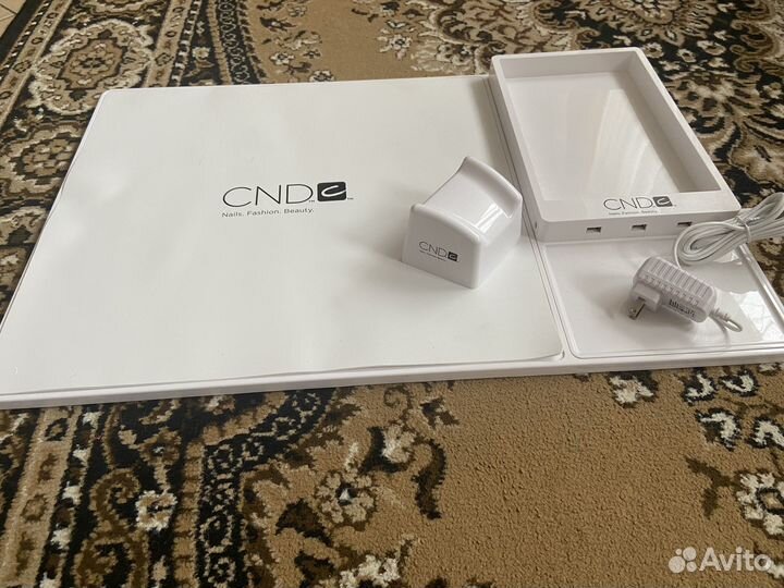 Рабочая подставка для мастера маникюра CND