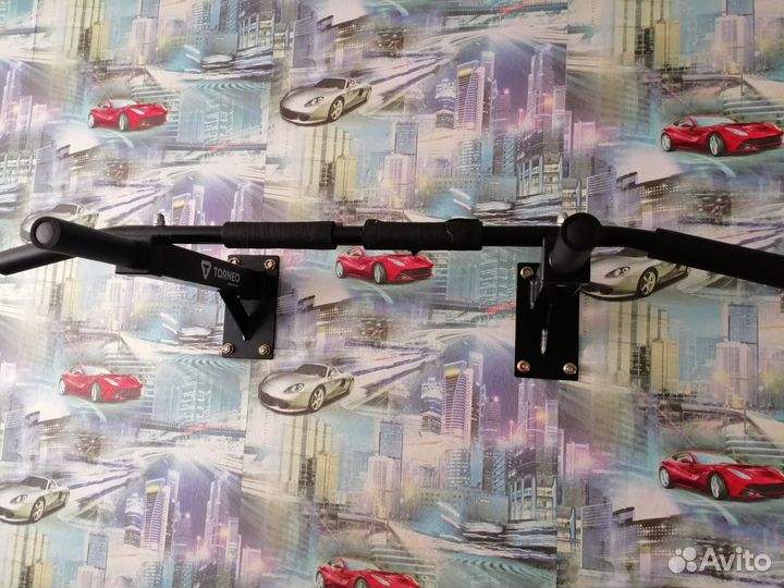 Турник настенный