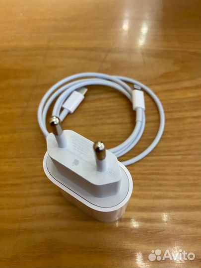 Зарядное устройство apple iPhone 20w