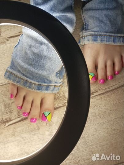 Маникюр, педикюр