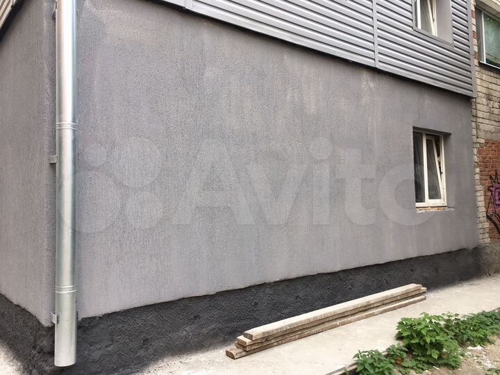 Красина: первая линия, два входа, 90 м²