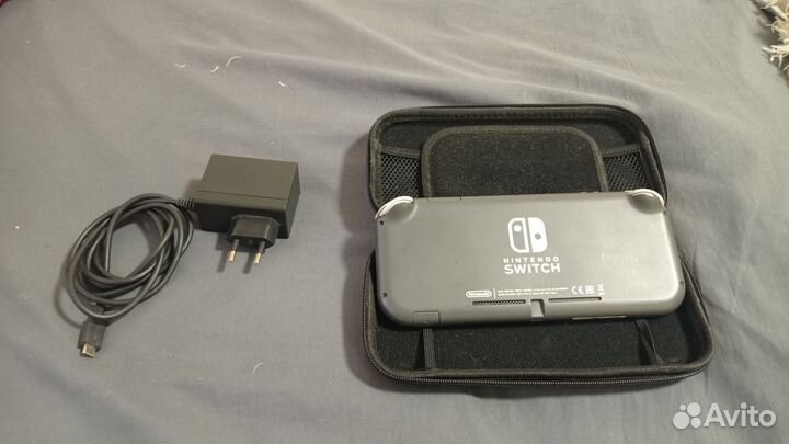 Продам nintendo свитч lite