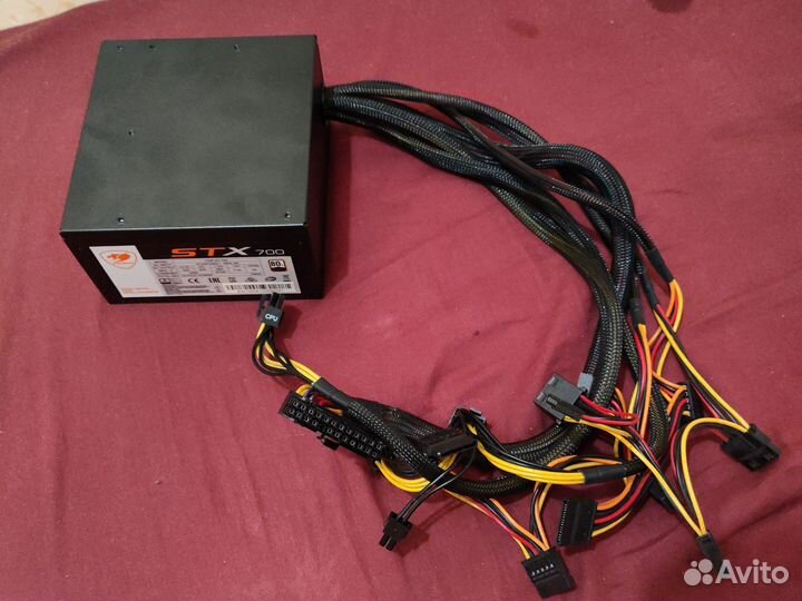 Блок питания Cougar STX 700 W