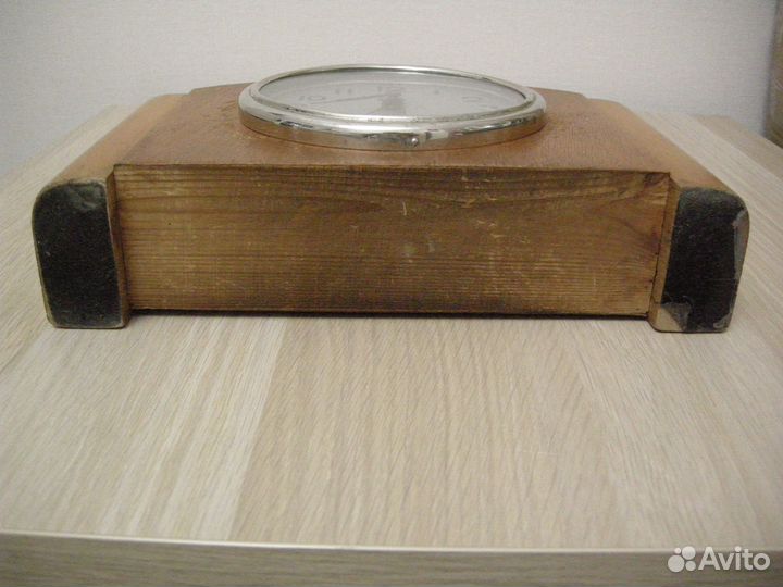 Часы будильник 