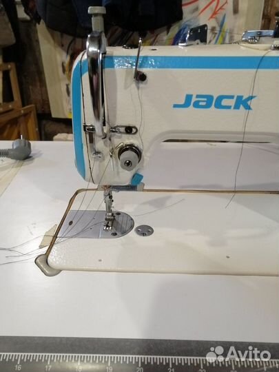Швейная машинка Jack F4