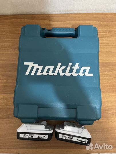 Шуруповерт Makita DF488DWE