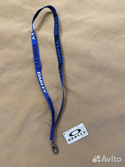 Ланъярд/лента Oakley с карабином