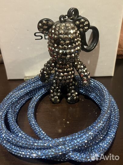 Шнурок из голубых страз 139 см,Красивые Брелки