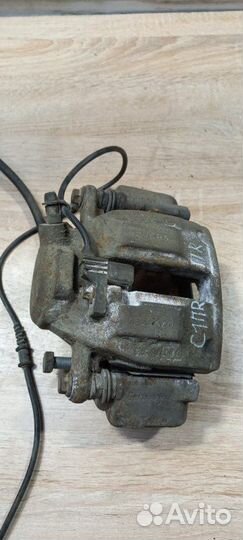 Суппорт тормозной передний правый Mercedes-Benz