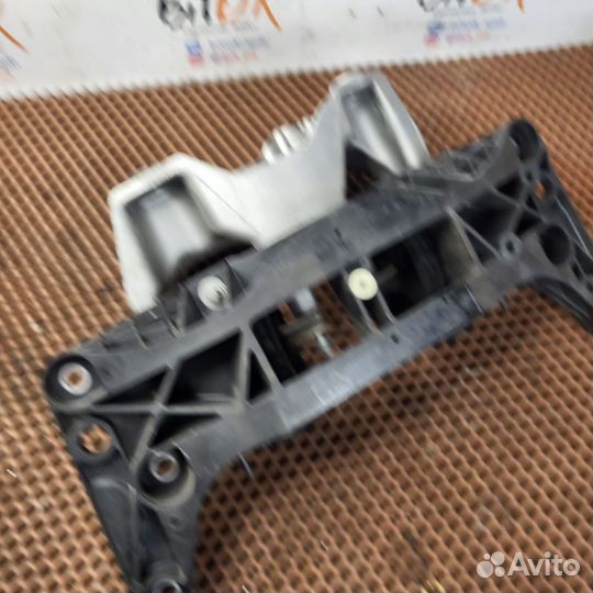 Опора кпп АКПП BMW f10 f11 f18 n20 n20b20