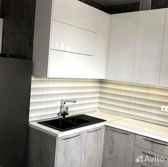 Кухня до потолка