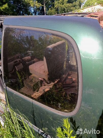 Стекло заднее левое глухое Серена с23