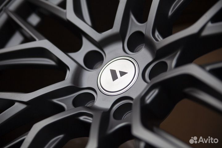 Литые диски Vorsteiner R19 5x108 графит