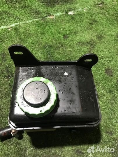 Бачок гидроусилителя Audi 80 B3 JN 1.8 1990