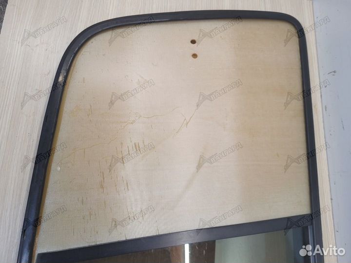 Стекло кузовное глухое левое Ford Aerostar 86-97