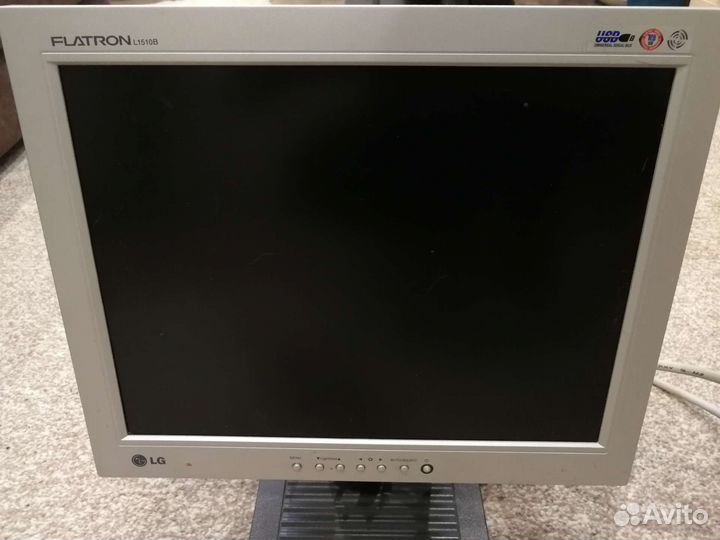 Монитор LG flatron L1510B