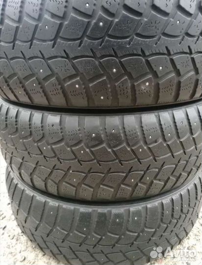 Kumho I'Zen Wis KW19 215/60 R16 95T