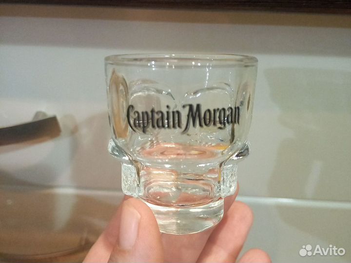 Рюмка Captain Morgan в форме черепа