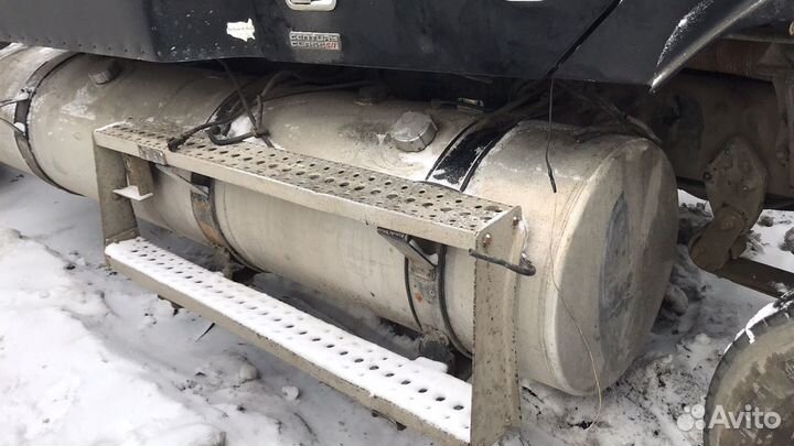 Бак топливный фредлайнер Freightliner