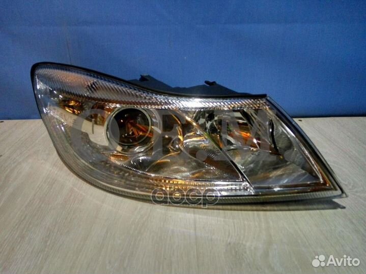 Фара правая Skoda Octavia 2 A5 2008-2013, галог
