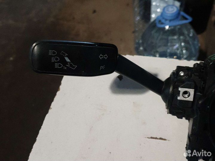 Подрулевой переключатель в сборе шкода октавия А7