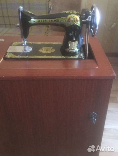Швейная машина ножная