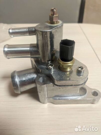 Тройник системы охлаждения Dodge Stratus 2.7