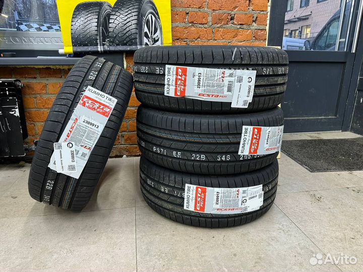 Kumho Ecsta PS71 245/40 R17 95Y