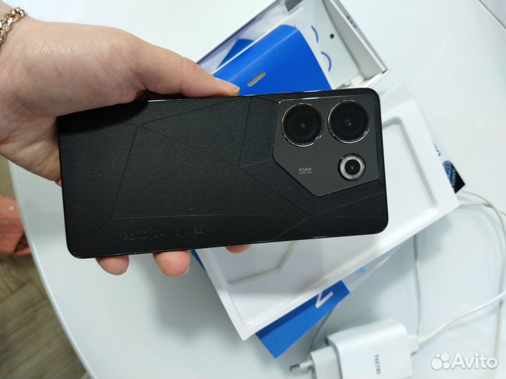 TECNO Camon 20 Pro 5G, 8/256 ГБ