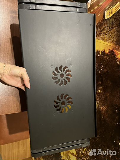 Удобный столик-органайзер для ноутбука