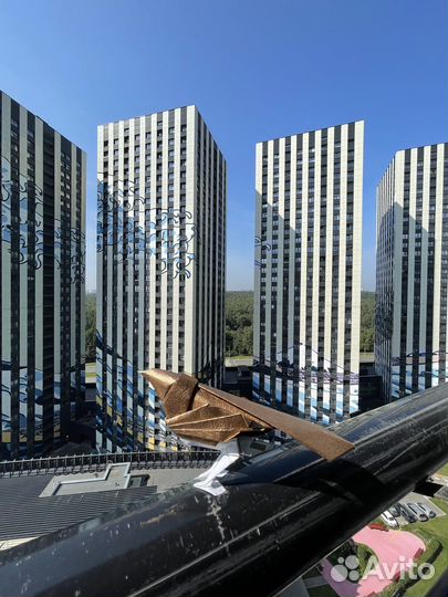 Фигура оригами птичка золотая