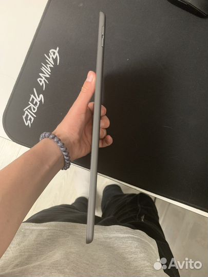 Apple iPad 2019 128гб 10.2