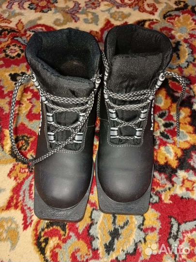 Лыжные ботинки классические