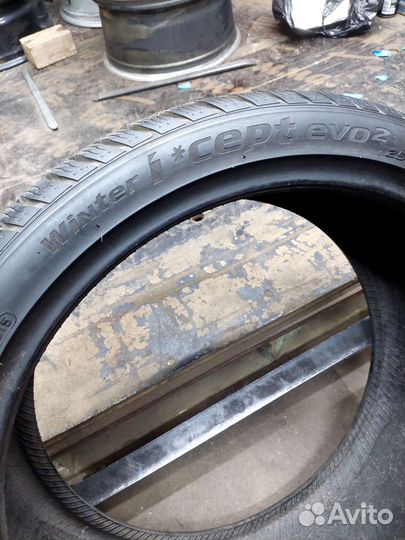 Hankook Winter I'Cept Evo2 W320 255/35 R20 97W