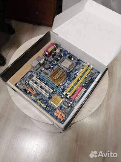 Материнская плата Gigabyte сокет 775