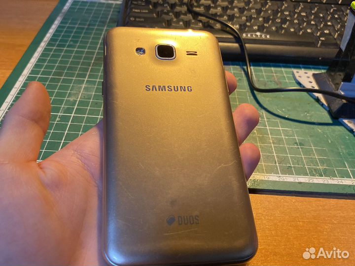 Телефон Samsung galaxy j3 2016