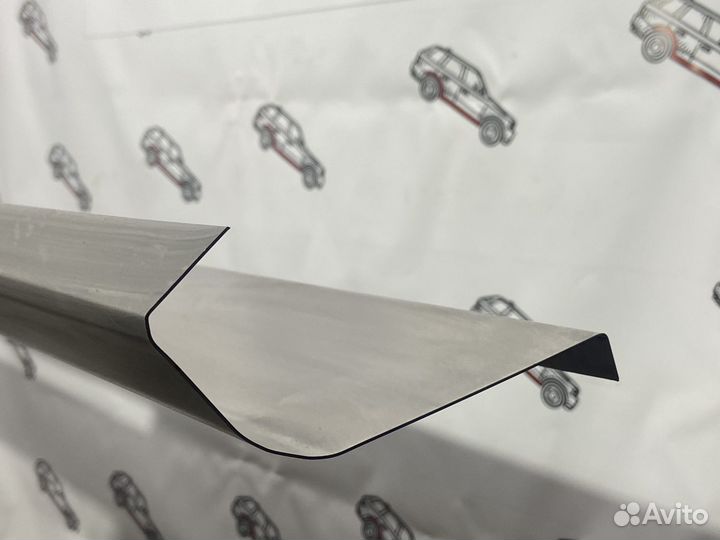 Geely MK Cross кузовные пороги левый