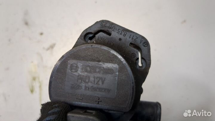 Насос водяной Mercedes R W251 2005, 2009