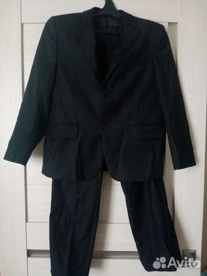 Школьный костюм для мальчика 146 новый