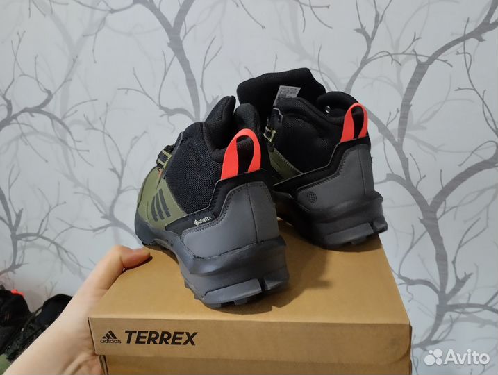 Кроссовки 40-45 Adidas Terrex AX4 зимние