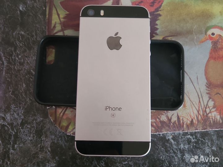 iPhone SE, 32 ГБ