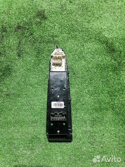 Блок управления стеклоподъемниками Kia Sportage