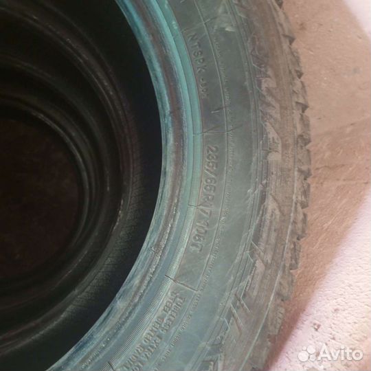 Nitto Therma Spike 235/65 R17