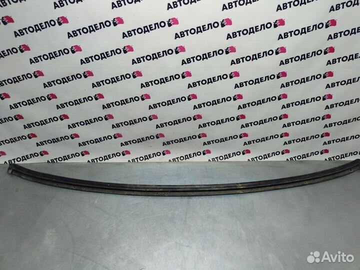 Молдинг заднего стекла Nissan Almera N15 1998 г.в